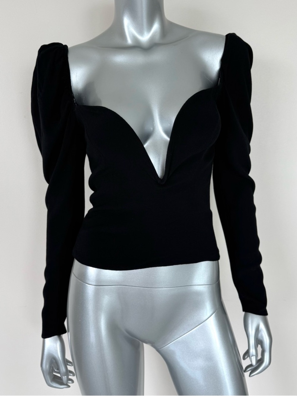 Reformation women black top size 4 US